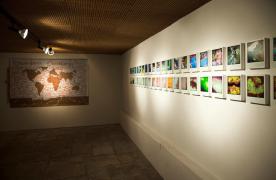 Passagens Estreitas - Galeria Baobá - Projeto Trajetórias Fundaj - Recife, 2010 photo Claus Lehmann
